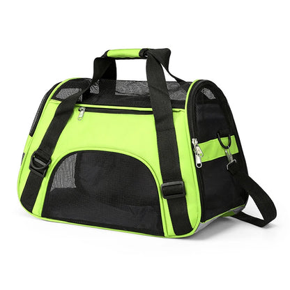 Stylish pet carrier – comfort &amp; safety on the go!