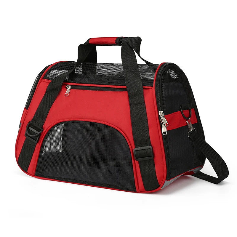 Stylish pet carrier – comfort &amp; safety on the go!