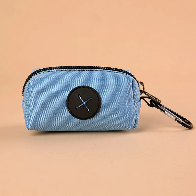 Stylischer Kotbeutelspender für unterwegs